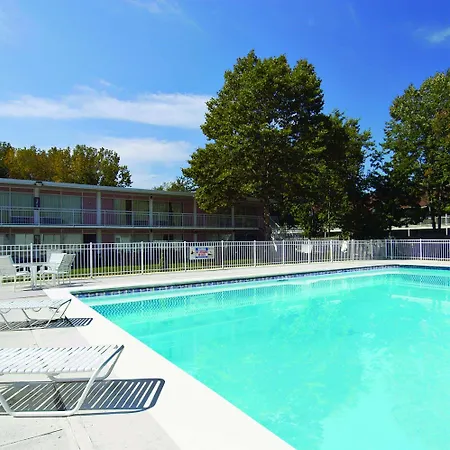 Howard Johnson By Wyndham Albany